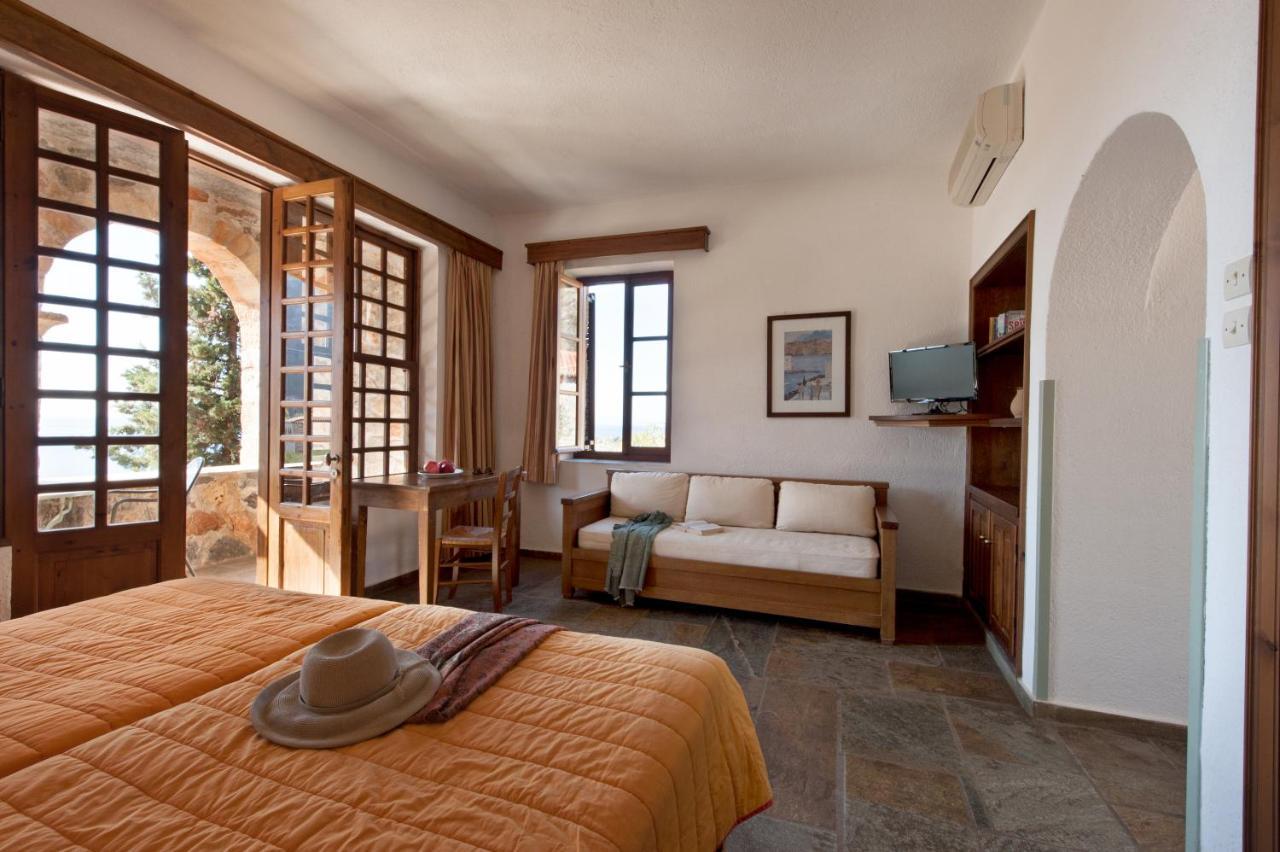 Kalamitsi Hotel Kardamyli Exterior photo